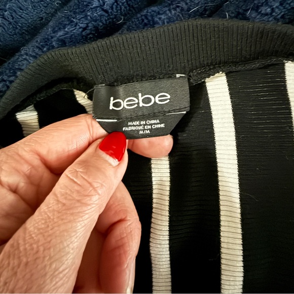 B/W Bebe Maxi Skirt, 2 high slits in the front, Size M - Picture 4 of 5